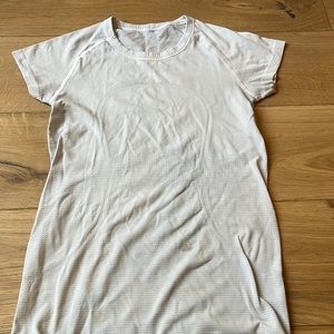 White Lululemon top size 4